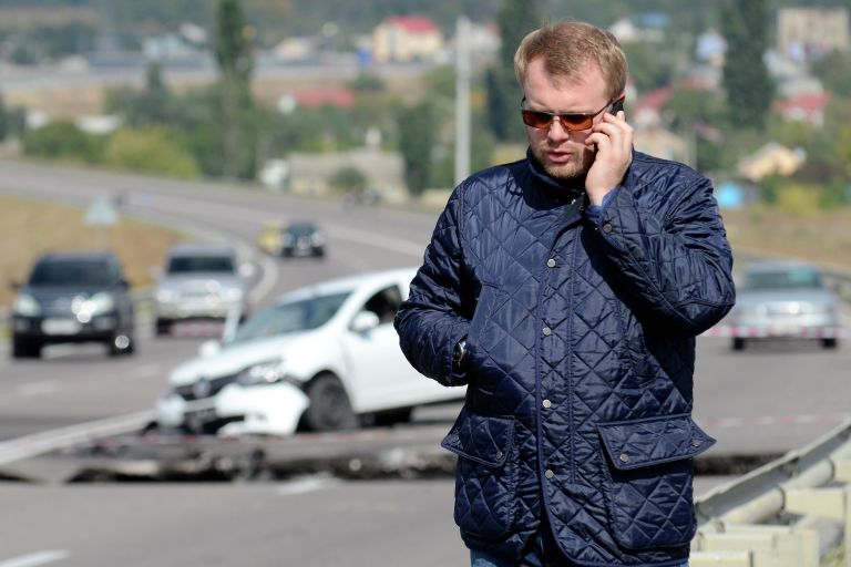 Министр внутренней политики, информации и связи Республики Крым Дмитрий Полонский на месте обвала грунта на участке автодороги Министр внутренней политики, информации и связи Республики Крым Дмитрий Полонский на месте обвала грунта на участке автодороги