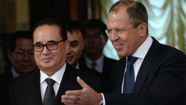 Встреча глав МИД РФ и КНДР С.Лаврова и Ли Су Ена