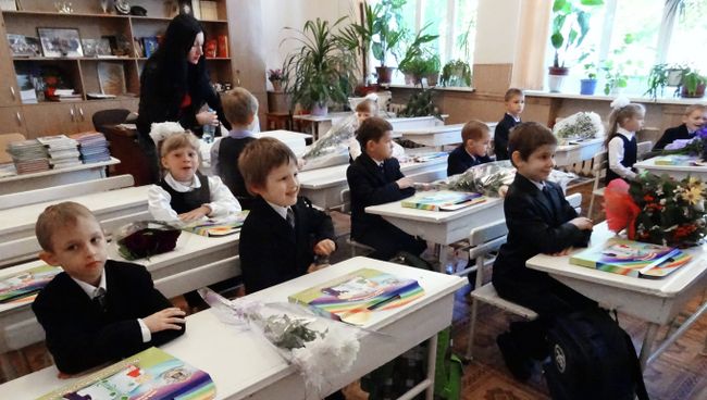 Первоклассники в Донецке. Архивное фото