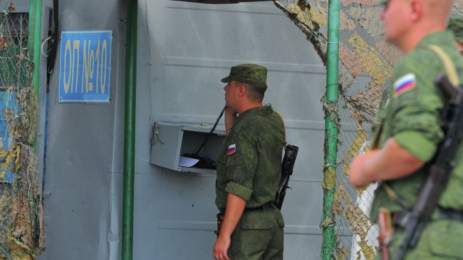 Блокпост российских миротворцев на въезде в город Бендеры. Архивное фото Блокпост российских миротворцев на въезде в город Бендеры. Архивное фото