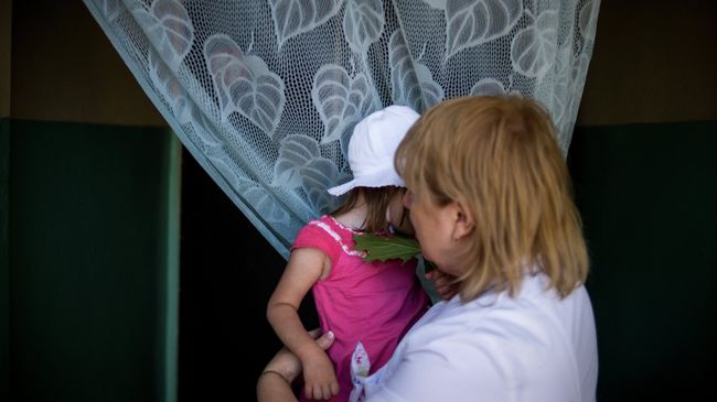 Эвакуация детей из дома ребенка в Луганске