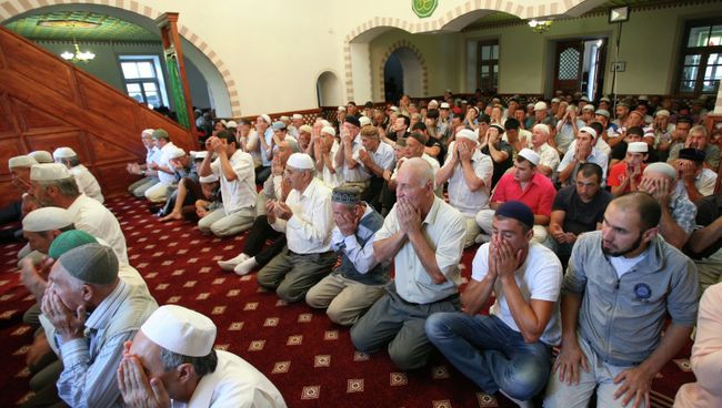 Празднование Ураза-байрама в Крыму. Архивное фото Празднование Ураза-байрама в Крыму. Архивное фото