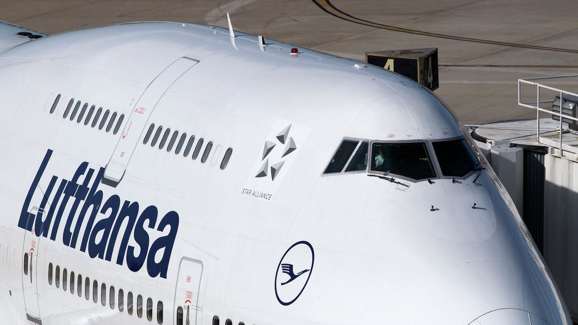 Самолет Lufthansa Самолет Lufthansa - РИА Новости, 1920, 02.06.2021