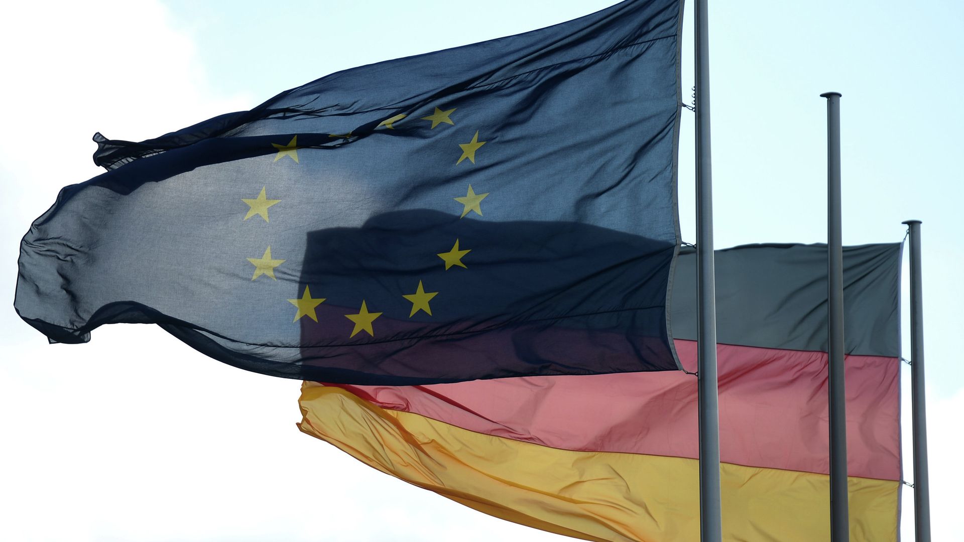 Флаги Евросоюза и Германии в Берлине Флаги Евросоюза и Германии в Берлине - РИА Новости, 1920, 28.06.2026