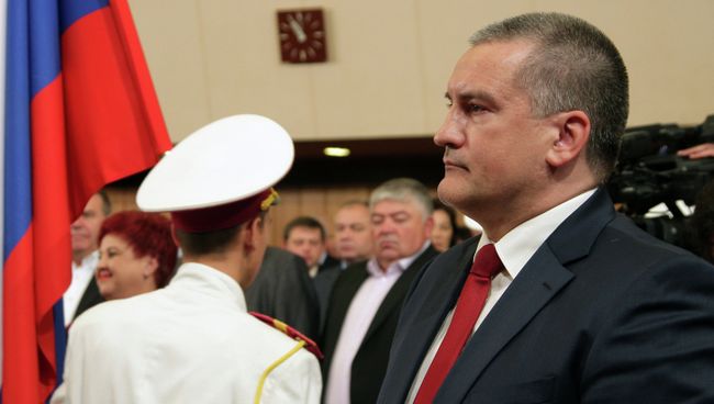 Избранный главой Республики Крым Сергей Аксенов на заседании Государственного совета Крыма в Симферополе Избранный главой Республики Крым Сергей Аксенов на заседании Государственного совета Крыма в Симферополе