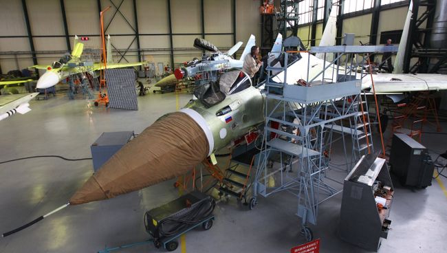 Многоцелевые истребители Су-30СМ в цехе сборки Иркутского авиационного завода