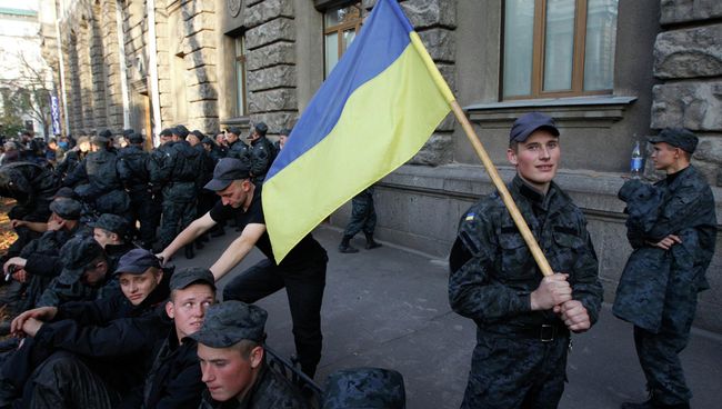 Бойцы Нацгвардии Украины устроили бунт и пошли на Киев Бойцы Нацгвардии Украины устроили бунт и пошли на Киев