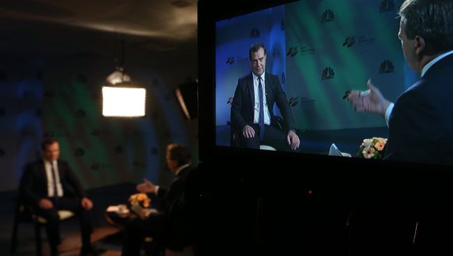 Д.Медведев дал интервью американскому телеканалу CNBS Д.Медведев дал интервью американскому телеканалу CNBS