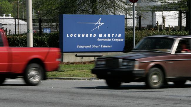 Вывеска авиастроительной компании Lockheed Martin Вывеска авиастроительной компании Lockheed Martin