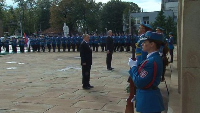 Президенты РФ и Сербии почтили память освободителей Белграда. Кадры церемонии Президенты РФ и Сербии почтили память освободителей Белграда. Кадры церемонии
