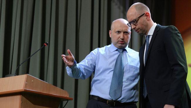 Премьер Украины Арсений Яценюк и Александр Турчинов. Архивное фото