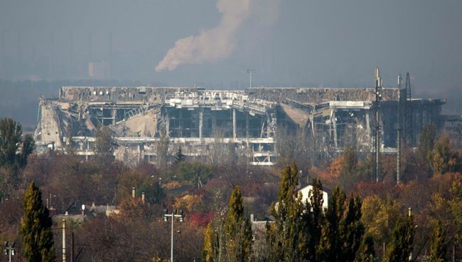 Дым над аэропортом Донецка, 17 октября 2014 Дым над аэропортом Донецка, 17 октября 2014