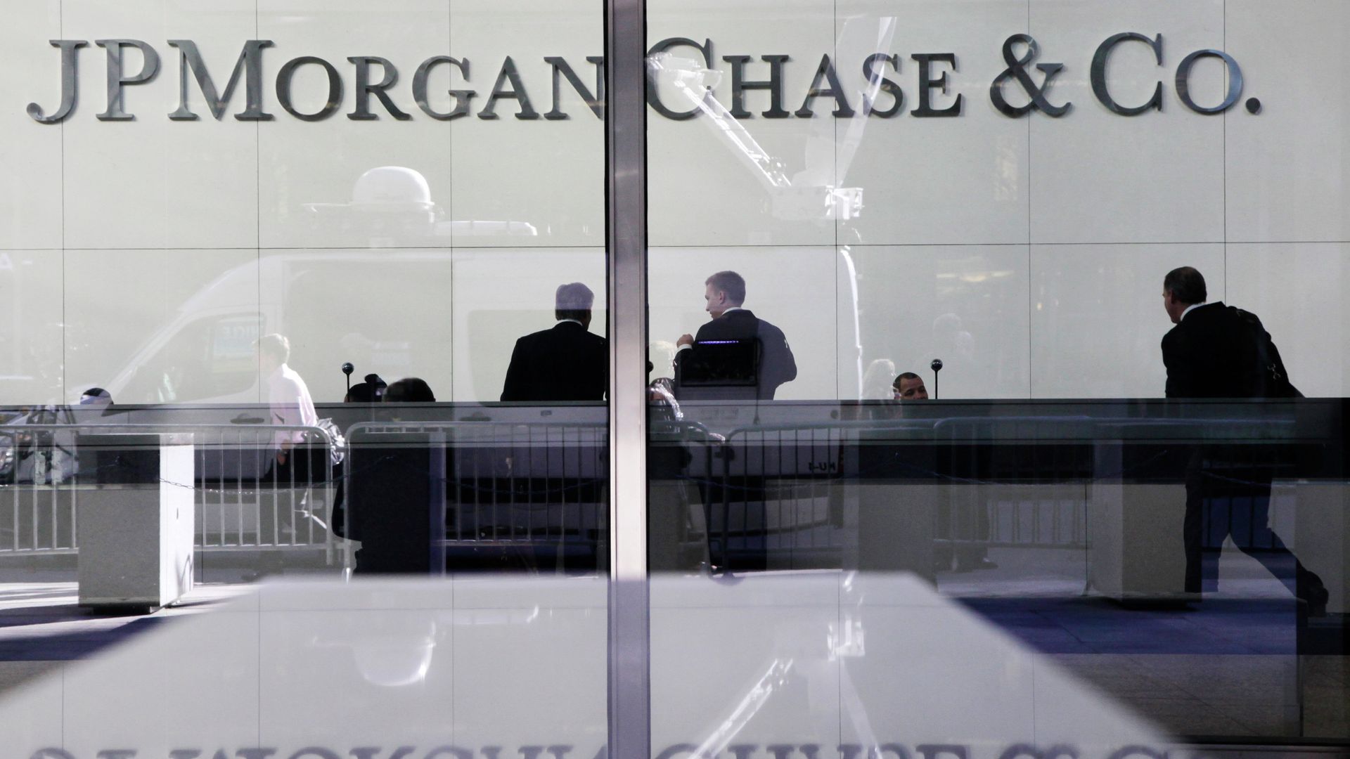Штаб-квартира финансовой компании JPMorgan Chase в Нью-Йорке, США Штаб-квартира финансовой компании JPMorgan Chase в Нью-Йорке, США - РИА Новости, 1920, 17.01.2026