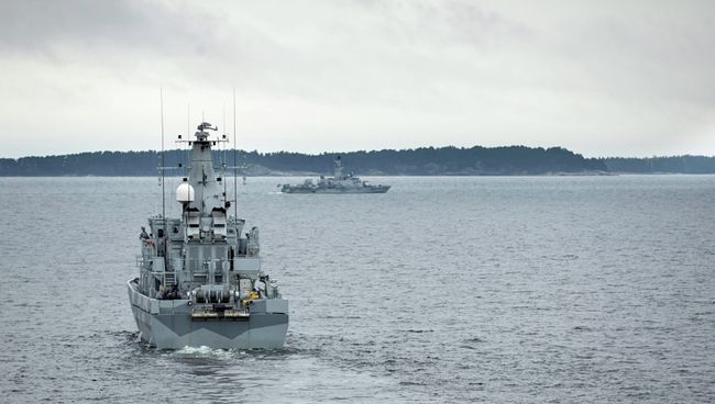 Шведский минный тральщик HMS KULLEN в водах Стокгольмского архипелага. Архивное фото Шведский минный тральщик HMS KULLEN в водах Стокгольмского архипелага. Архивное фото