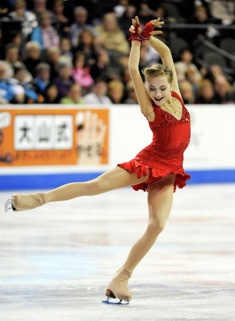 Российская фигуристка Елена Радионова в короткой программе на Skate America Российская фигуристка Елена Радионова в короткой программе на Skate America
