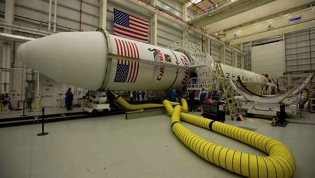 Ракета-носитель Antares с космическим грузовиком Cygnus. Архивное фото.