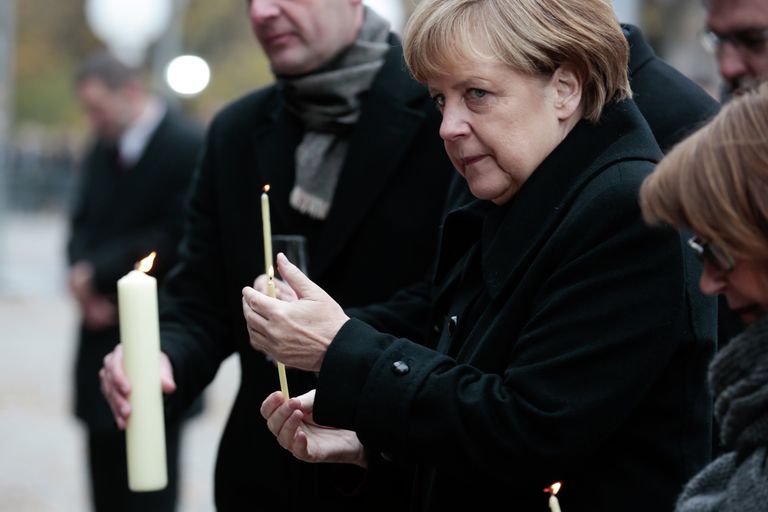 Канцлер Германии Ангела Меркель во время празднования 25-ой годовщины падения Берлинской стены Канцлер Германии Ангела Меркель во время празднования 25-ой годовщины падения Берлинской стены