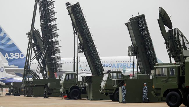 Выставка военной техники во время авиасалона в Чжухае