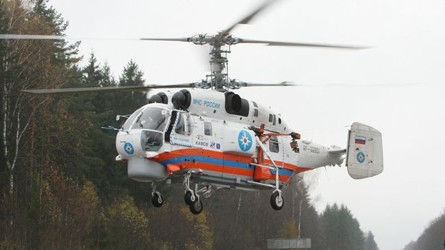 Поисково-спасательный вертолет МЧС России Ка-32. Архивное фото Поисково-спасательный вертолет МЧС России Ка-32. Архивное фото