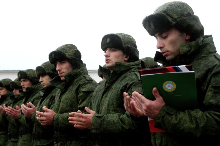 Новобранцы на плацу военного коммисариата Чеченской Республики Новобранцы на плацу военного коммисариата Чеченской Республики