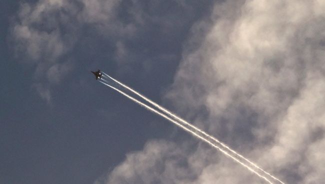 Самолет военно-воздушных сил США над городом Кобани, Сирия. Архивное фото