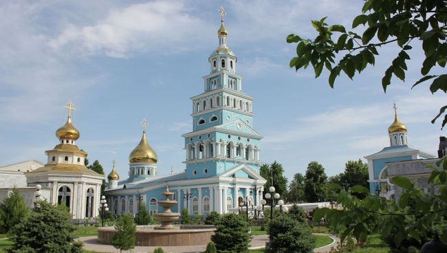 Успенский кафедральный собор в Ташкенте. Архивное фото Успенский кафедральный собор в Ташкенте. Архивное фото