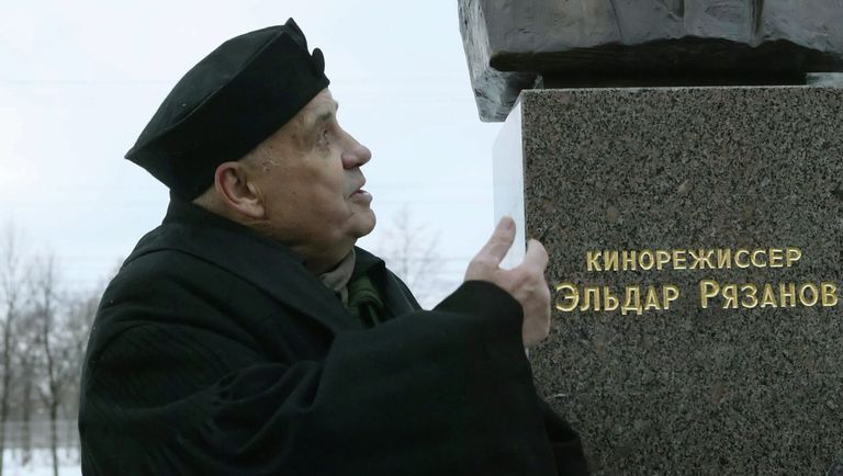 Бронзовый бюст Эльдара Рязанова установлен в Санкт-Петербурге Бронзовый бюст Эльдара Рязанова установлен в Санкт-Петербурге