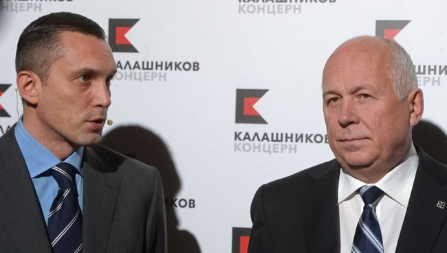 Генеральный директор ОАО Концерн Калашников Алексей Криворучко и генеральный директор Государственной корпорации Ростехнологии Сергей Чемезов на презентации нового бренда и концепции развития до 2020 года оружейного концерна Калашников. Архивное фото