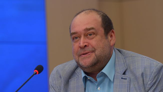 Член Зиновьевского клуба Алексей Панкин Член Зиновьевского клуба Алексей Панкин