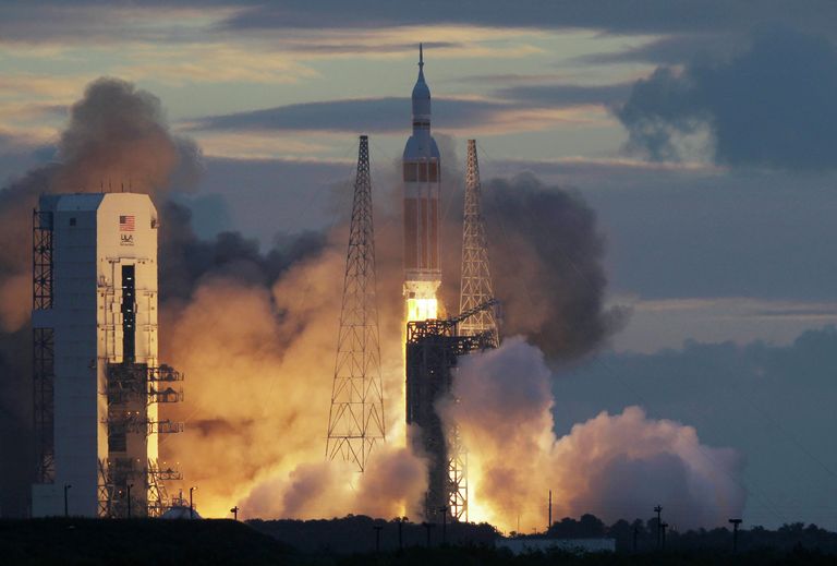 Запуск космического корабля Orion Запуск космического корабля Orion