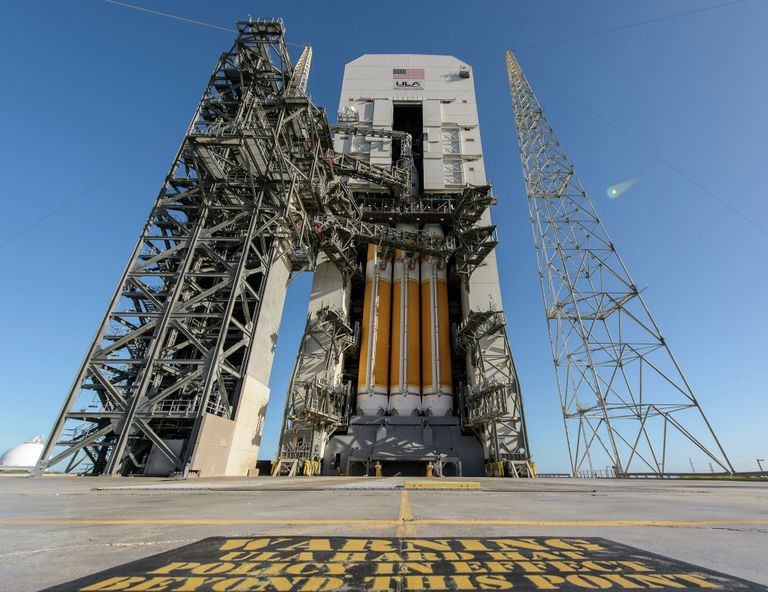 Запуск космического корабля Orion Запуск космического корабля Orion
