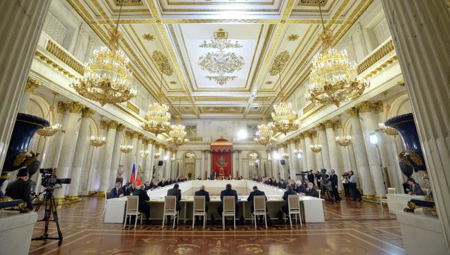 Президент России Владимир Путин проводит заседание Совета при президенте РФ по науке и образованию в Георгиевском зале Государственного Эрмитажа Президент России Владимир Путин проводит заседание Совета при президенте РФ по науке и образованию в Георгиевском зале Государственного Эрмитажа