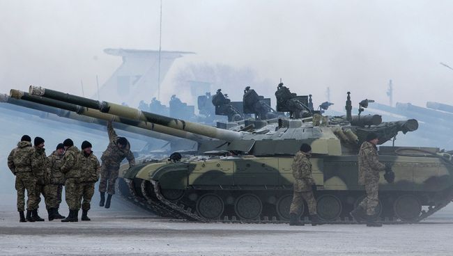 Украинские солдаты на военной базе Украинские солдаты на военной базе