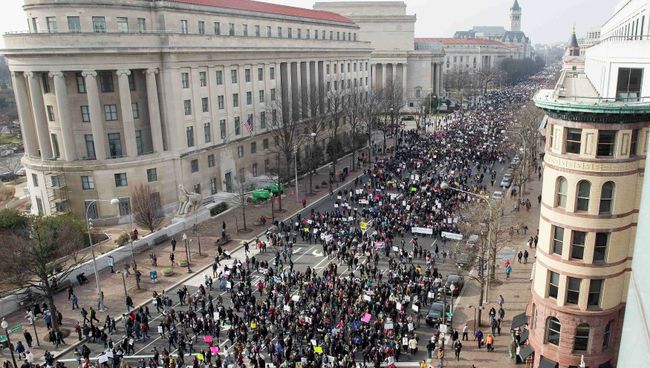 Марш протеста против насилия полицейских в Вашингтоне, США Марш протеста против насилия полицейских в Вашингтоне, США
