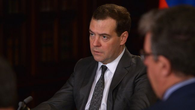 Д.Медведев проводит совещание с вице-премьерами РФ