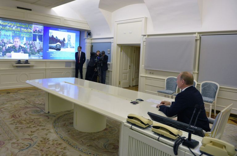 В.Путин провел видеоконференцию с космодромом Плесецк В.Путин провел видеоконференцию с космодромом Плесецк