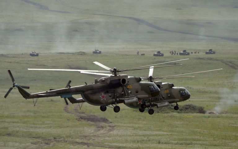 Вертолеты Ми-8 во время учений в Челябинской области Вертолеты Ми-8 во время учений в Челябинской области