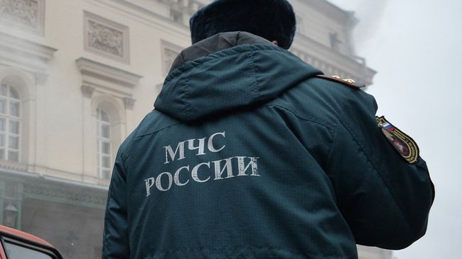 Сотрудник МЧС России. Архивное фото Сотрудник МЧС России. Архивное фото