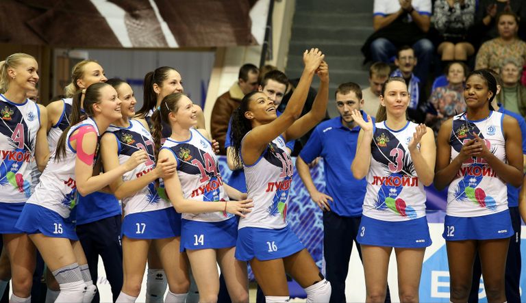 Игроки Динамо (Краснодар) после победы в финальном матче Кубка России по волейболу Игроки Динамо (Краснодар) после победы в финальном матче Кубка России по волейболу