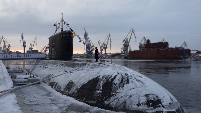 Подводная лодка. Архивное фото Подводная лодка. Архивное фото