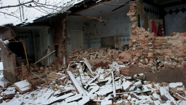 Последствия обстрела Донецка украинскими силовиками. Архивное фото
