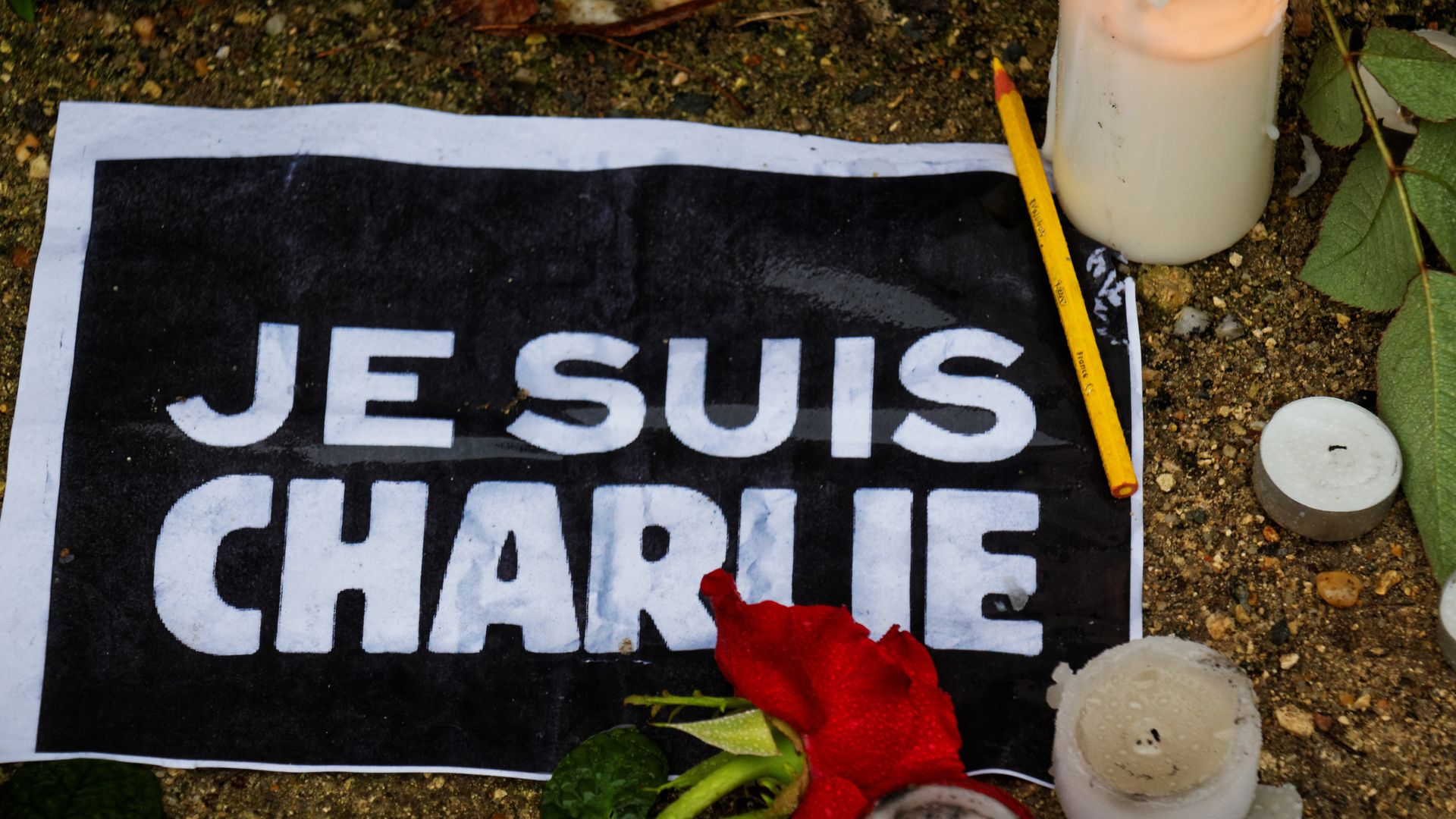 Память жертв теракта в офисе журнала Charlie Hebdo во Франции Память жертв теракта в офисе журнала Charlie Hebdo во Франции - РИА Новости, 1920, 16.12.2020