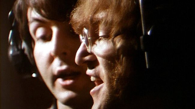 Джон Леннон и Пол Маккартни во время звукозаписи. Abbey Road Studios, Лондон. 1968 год Джон Леннон и Пол Маккартни во время звукозаписи. Abbey Road Studios, Лондон. 1968 год