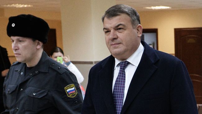 Бывший министр обороны Анатолий Сердюков в Пресненском суде Бывший министр обороны Анатолий Сердюков в Пресненском суде