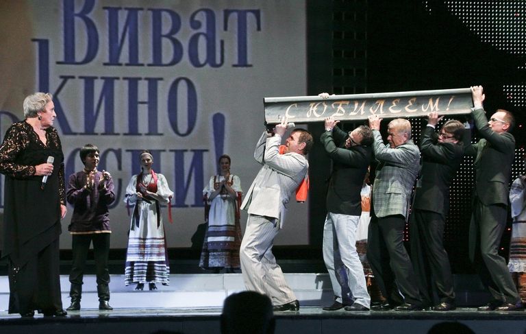 Поздравление Риммы Марковой с юбилеем на открытии кинофестиваля Виват кино России Поздравление Риммы Марковой с юбилеем на открытии кинофестиваля Виват кино России