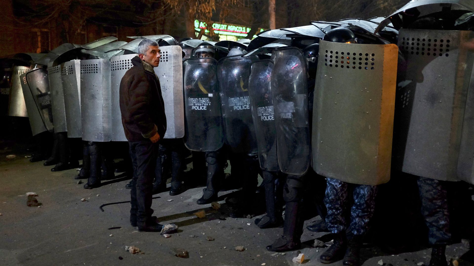 Полиция и протестующий в городе Гюмри, Армения Полиция и протестующий в городе Гюмри, Армения - РИА Новости, 1920, 14.09.2022