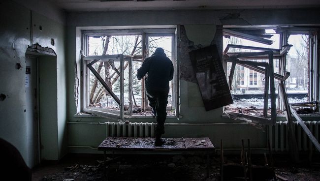 Больница в Донецке после обстрела украинской артиллерией Больница в Донецке после обстрела украинской артиллерией