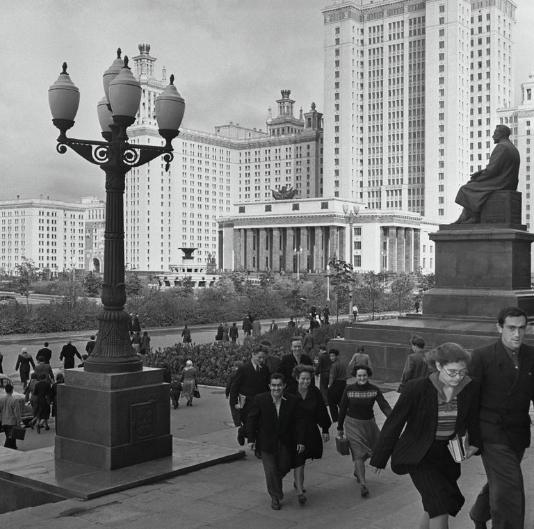 Студенты Московского государственного университета имени М.В. Ломоносова (МГУ)