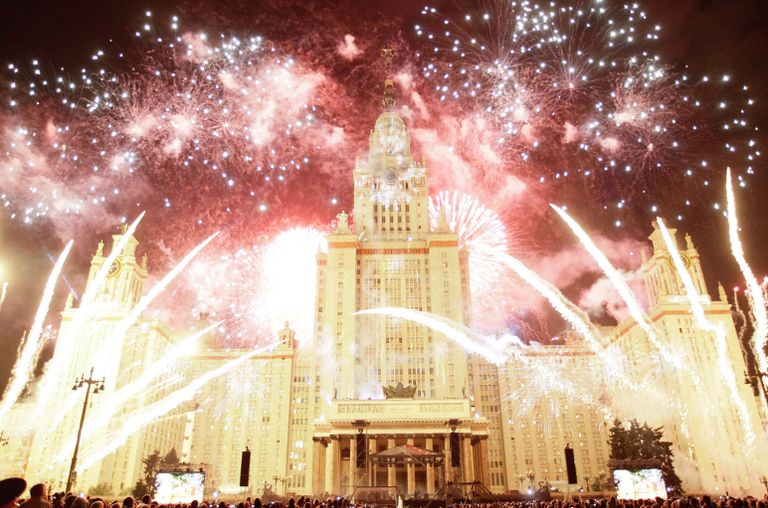 Архитектурное световое шоу Альфа-Шоу 4D на Воробьевых горах в Москве