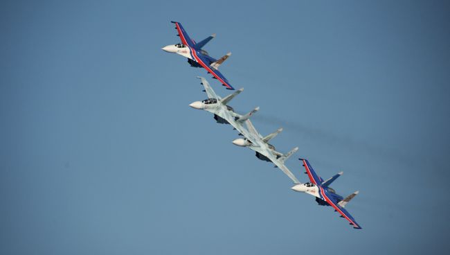 Участники пилотажной группы Соколы России в районе аэродрома Толмачево в Новосибирске. Архивное фото